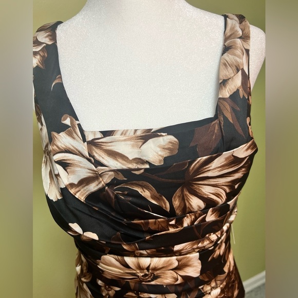 Express Elegant Ruched Floral Midi Dress – Black, Brown & Beige – size 4 - Picture 11 of 16